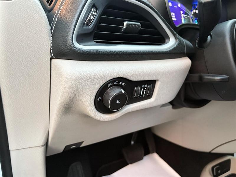 chrysler Pacifica 2024 - 13