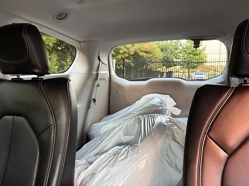 chrysler Pacifica 2024 - 27