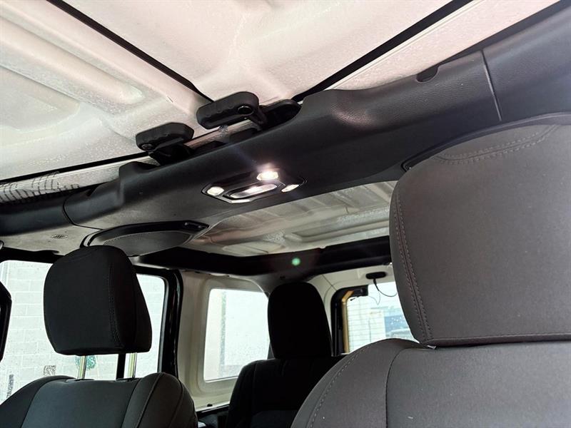 jeep Wrangler 2023 - 31