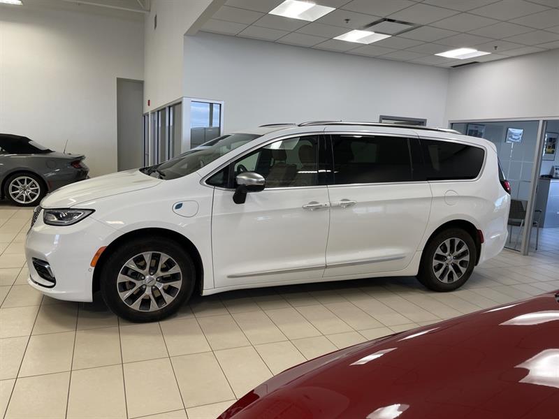 chrysler Pacifica Hybrid 2023 - 3