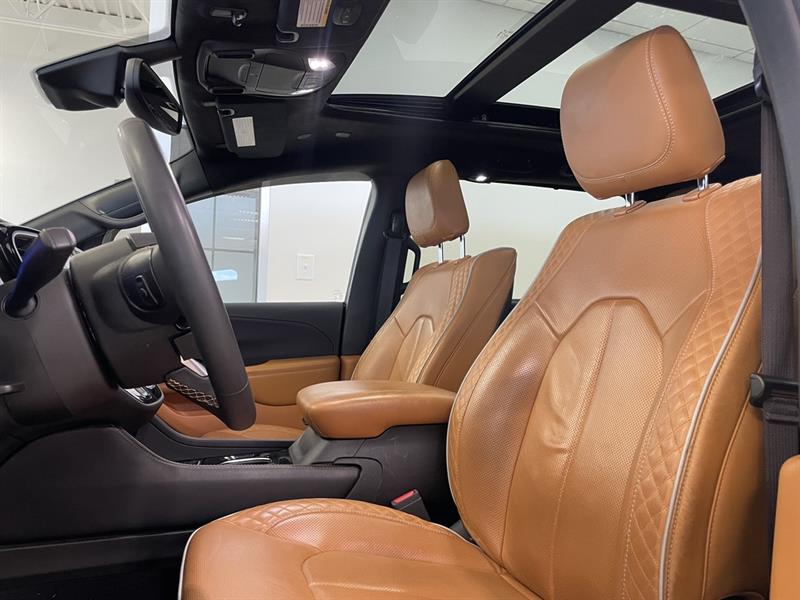 chrysler Pacifica Hybrid 2023 - 7