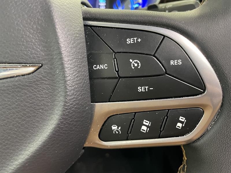 chrysler Pacifica Hybrid 2023 - 14