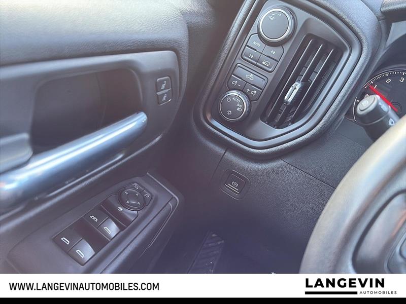 chevrolet Silverado 1500 2022 - 15