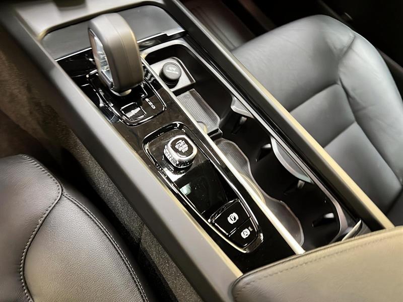 volvo XC60 2025 - 16