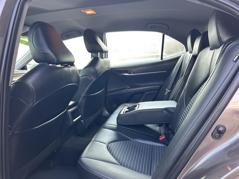 toyota Camry 2020 - 19