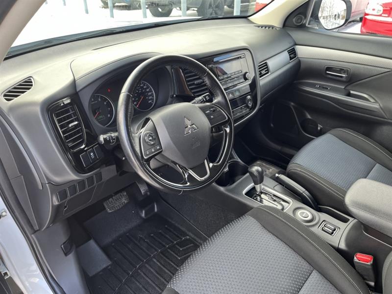 mitsubishi Outlander 2016 - 14