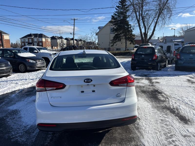 kia Forte 2018 - 3