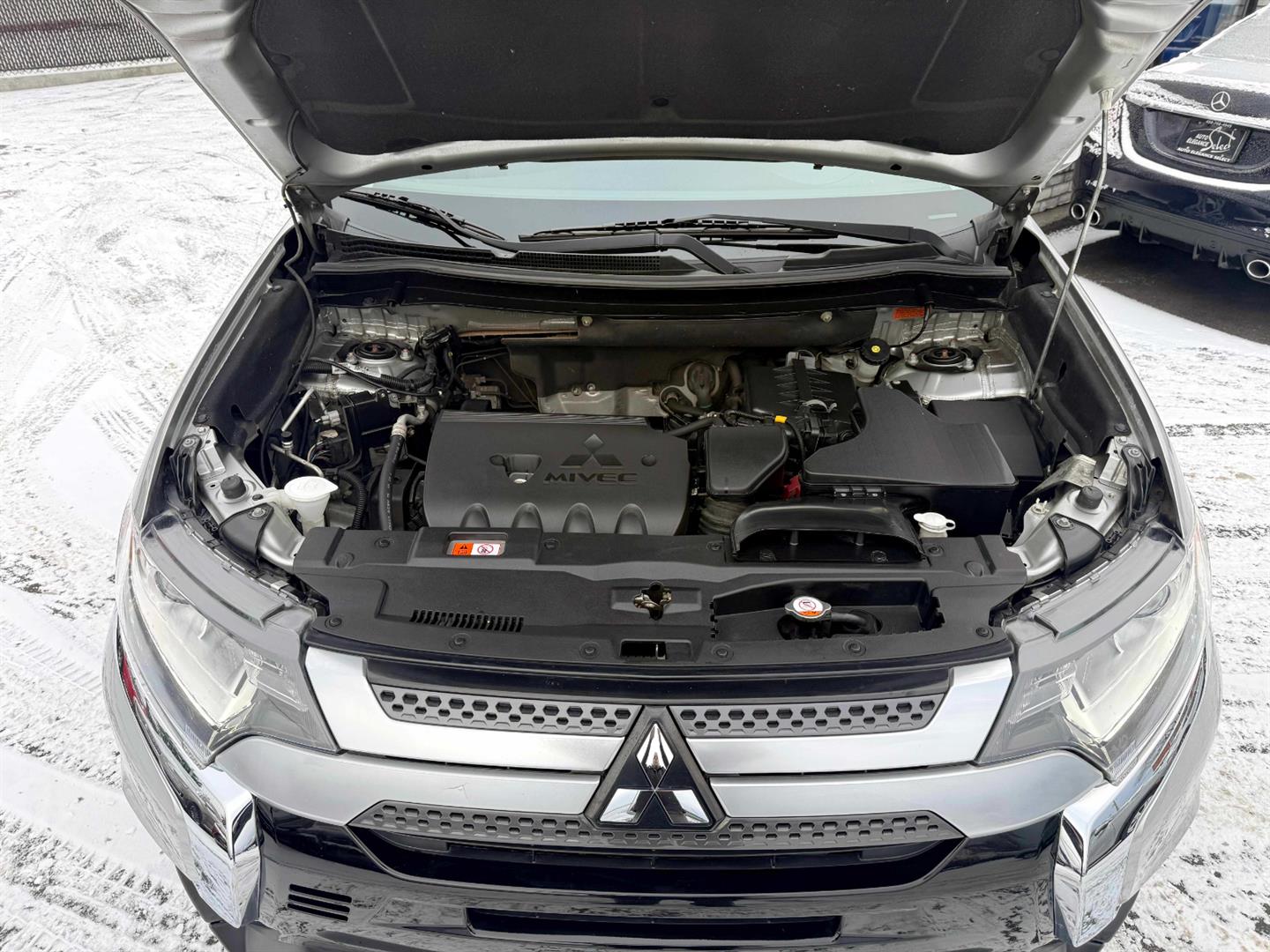 mitsubishi Outlander 2019 - 16