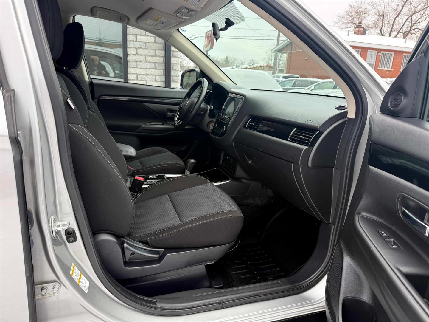 mitsubishi Outlander 2019 - 23