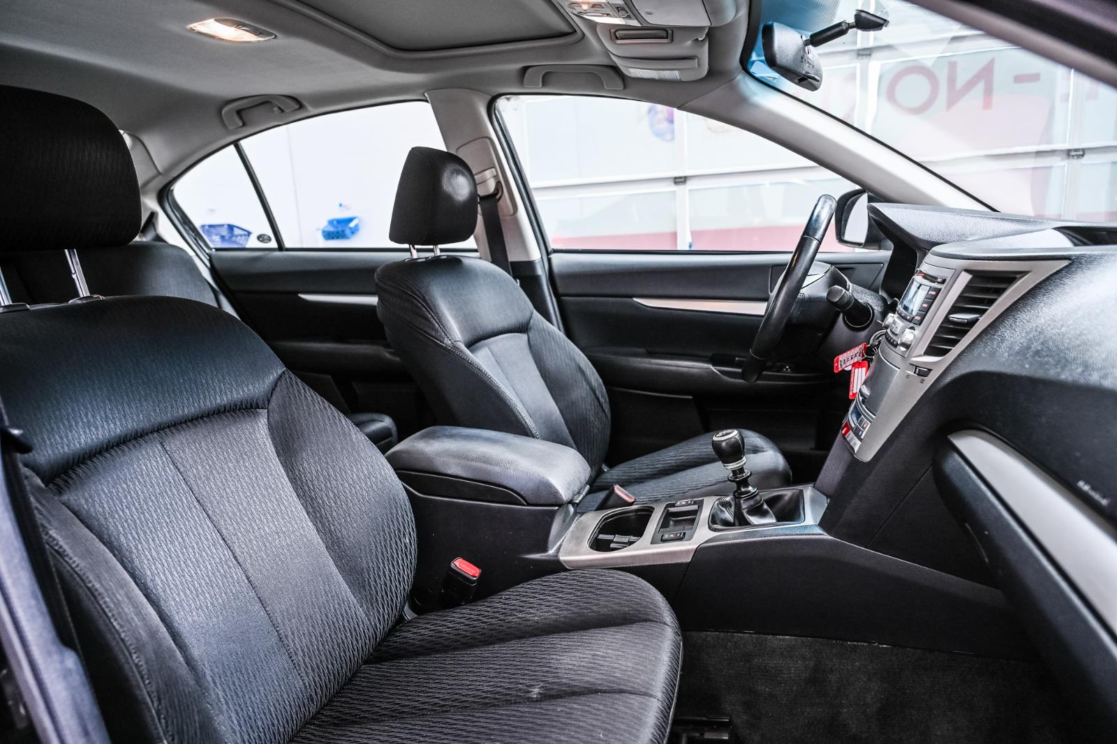 subaru Legacy 2012 - 18