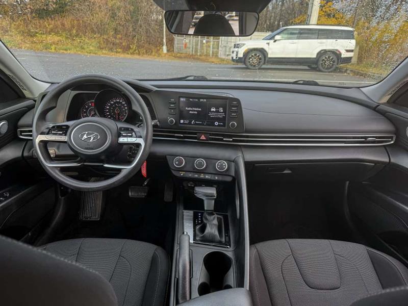 hyundai Elantra 2022 - 24