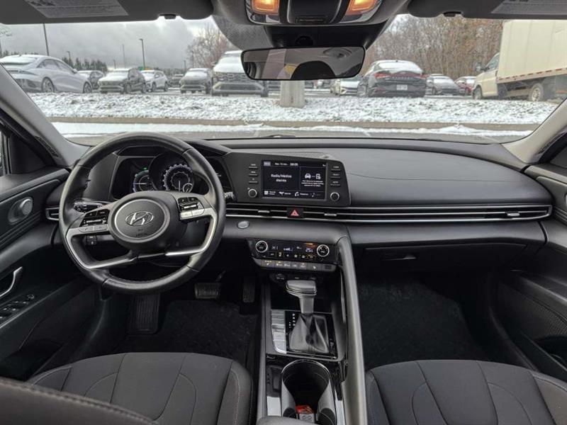 hyundai Elantra 2022 - 25