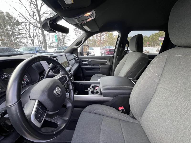ram 3500 Big Horn 2024 - 17