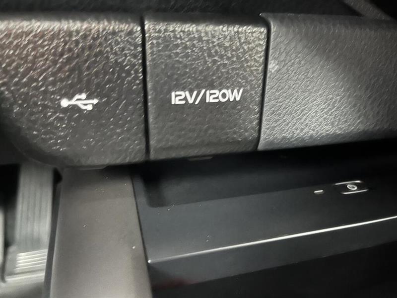 toyota Camry 2023 - 19