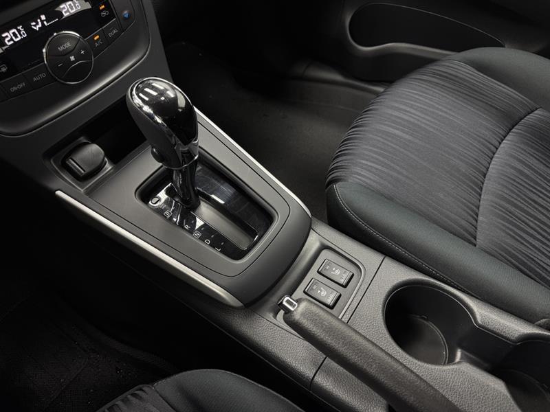 nissan Sentra 2019 - 28