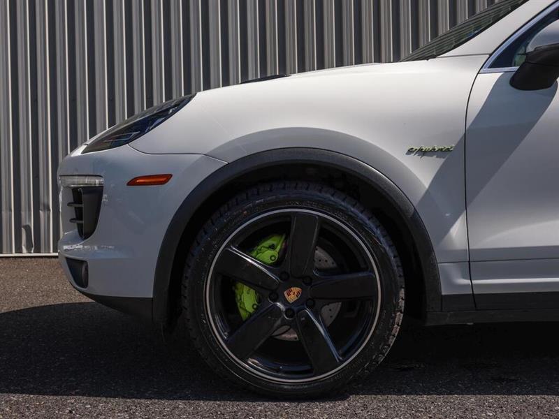 porsche Cayenne 2016 - 12