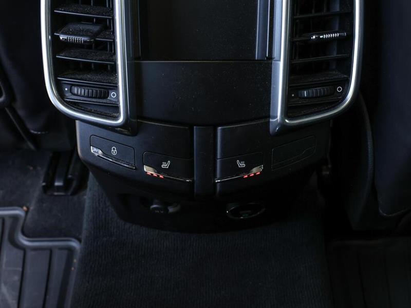 porsche Cayenne 2016 - 26