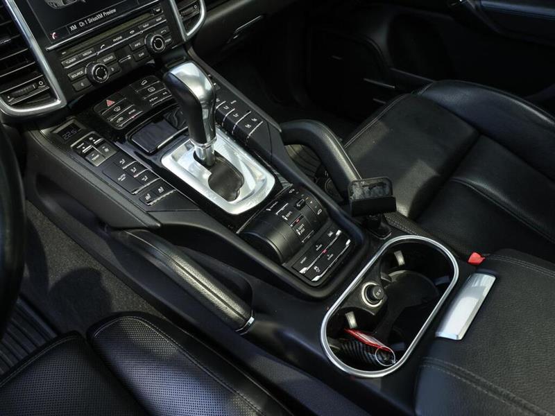 porsche Cayenne 2016 - 38