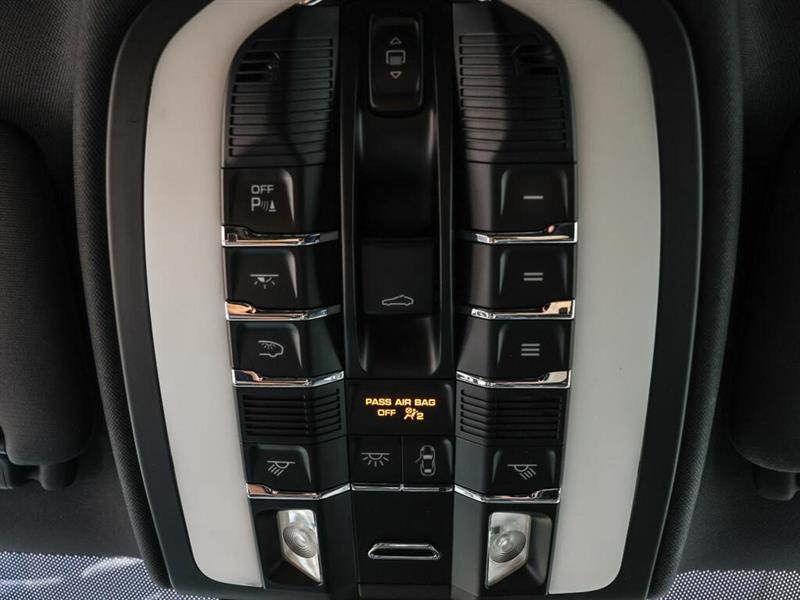 porsche Cayenne 2016 - 40