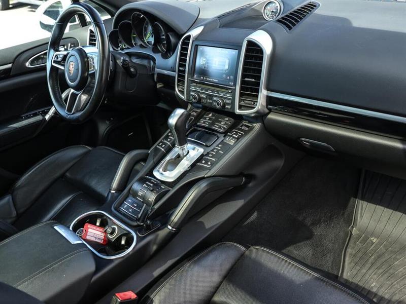 porsche Cayenne 2016 - 42