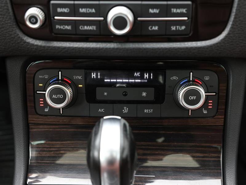 volkswagen Touareg 2015 - 19