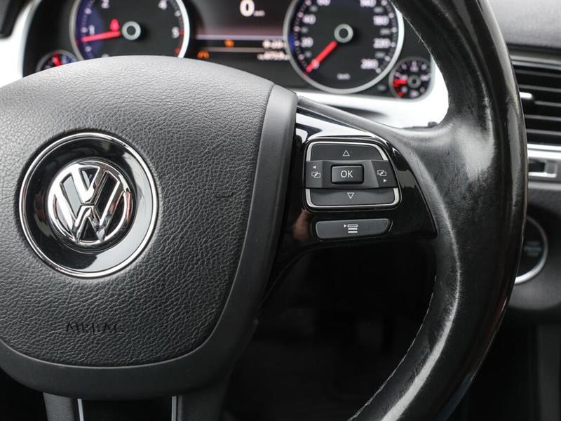volkswagen Touareg 2015 - 25