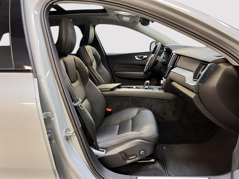 volvo XC60 2025 - 8