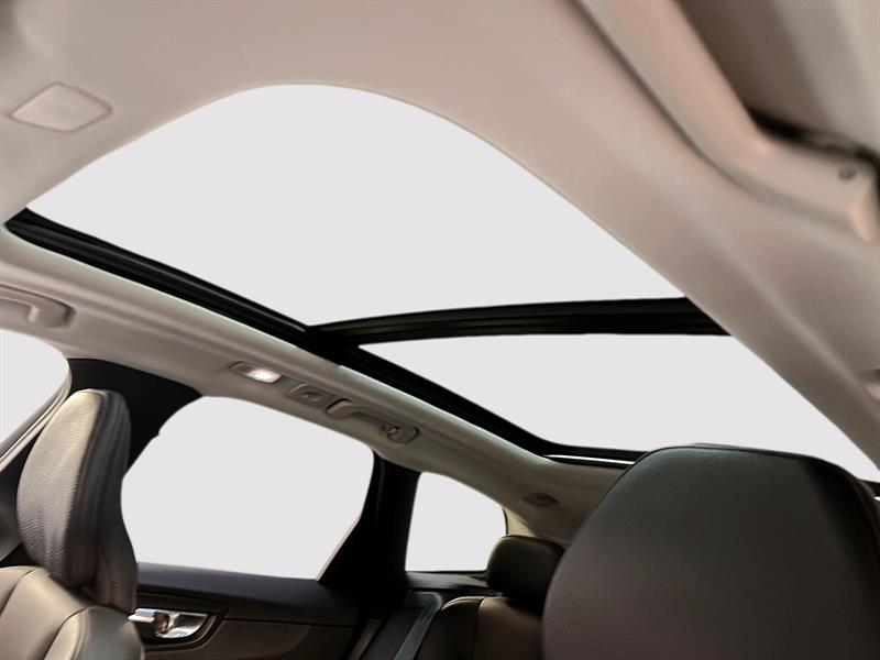 volvo XC60 2025 - 10