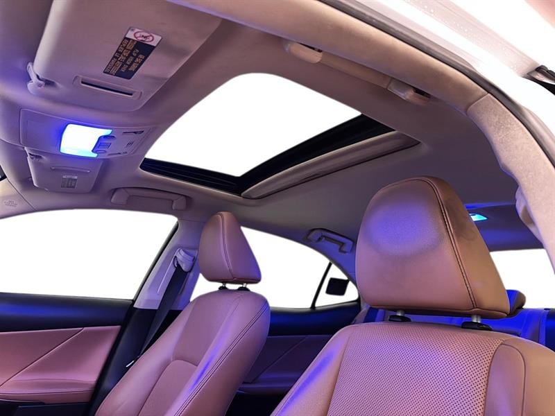 lexus IS 300 2016 - 11