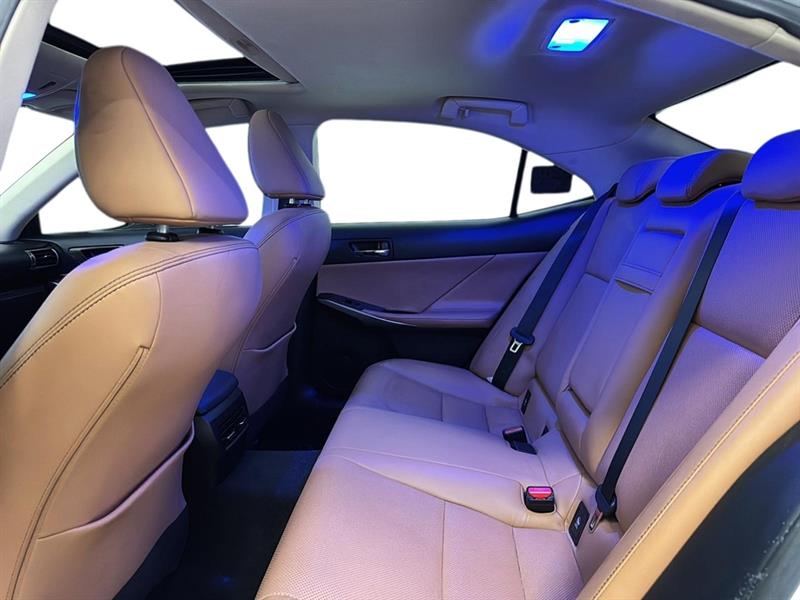 lexus IS 300 2016 - 13