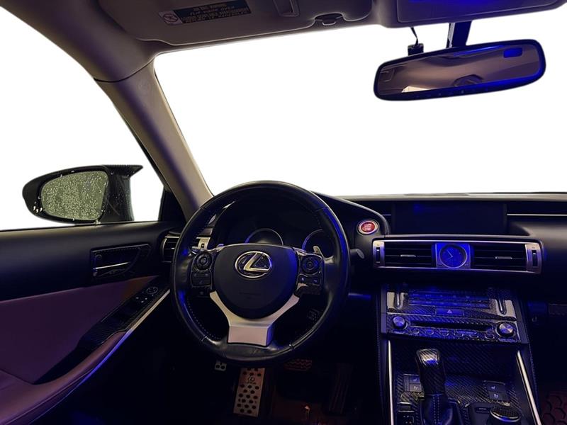 lexus IS 300 2016 - 14