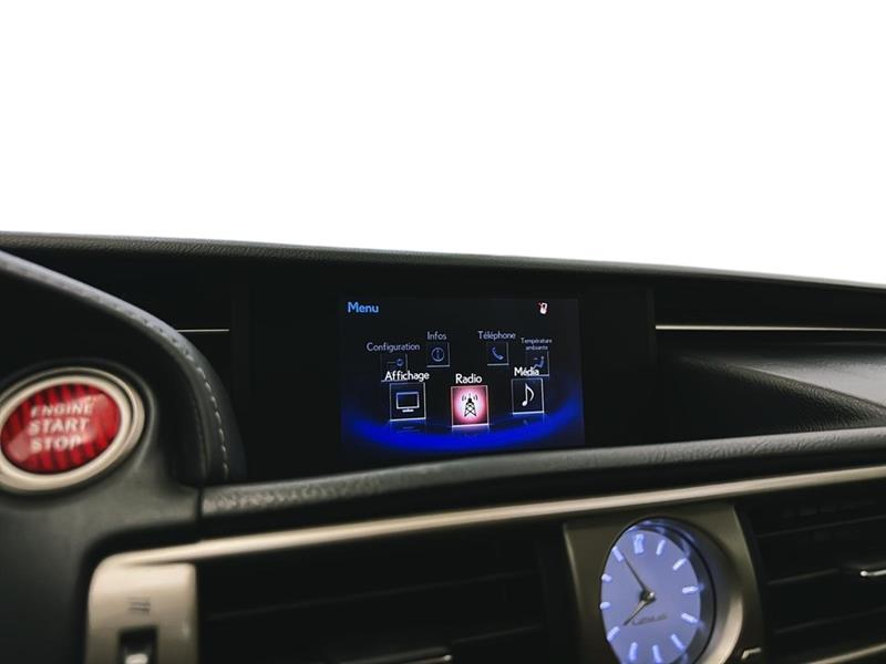 lexus IS 300 2016 - 24