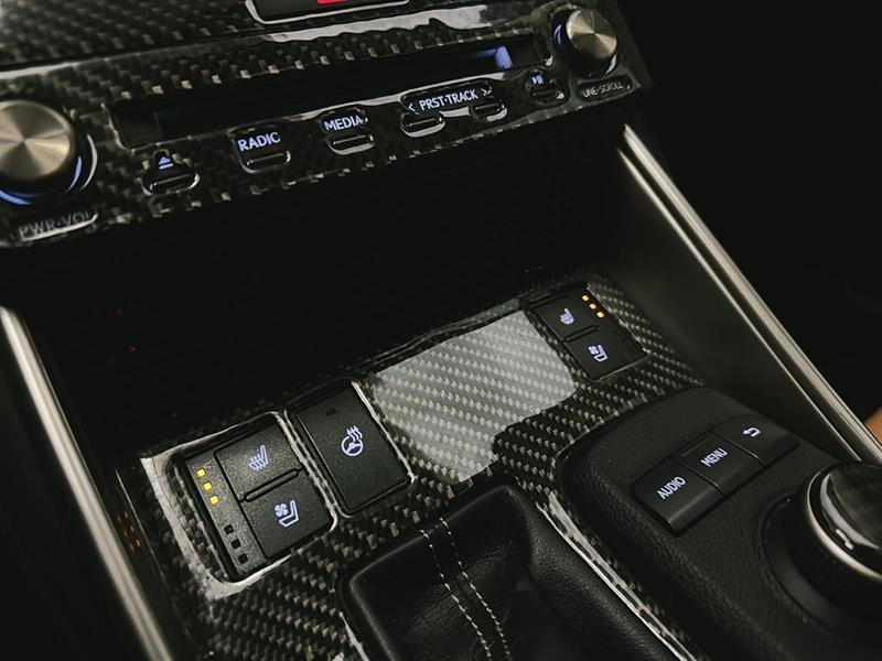 lexus IS 300 2016 - 27