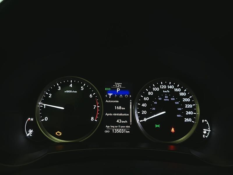 lexus IS 300 2016 - 29