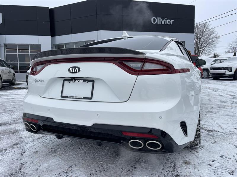 kia Stinger 2019 - 16