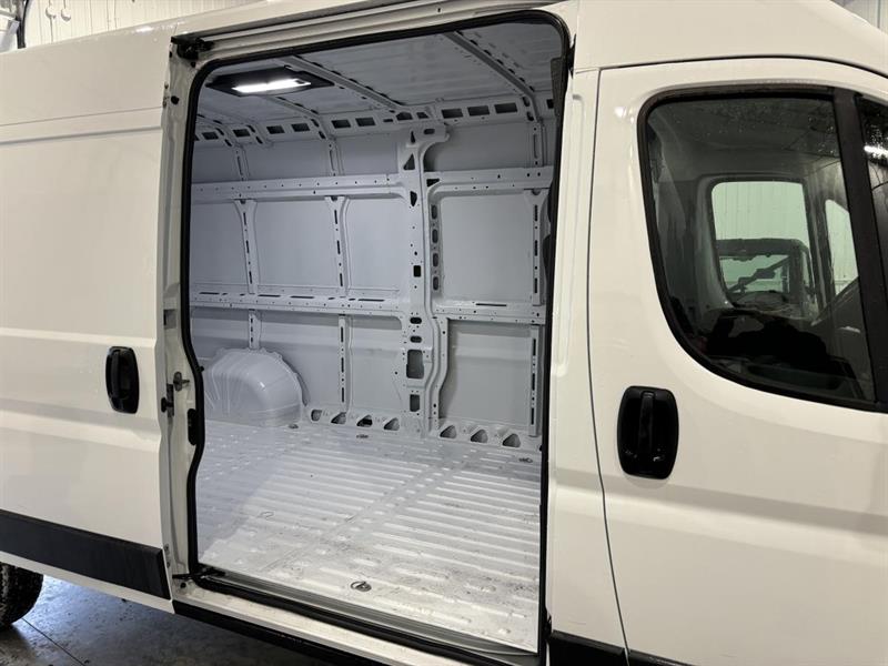 ram ProMaster 2025 - 9