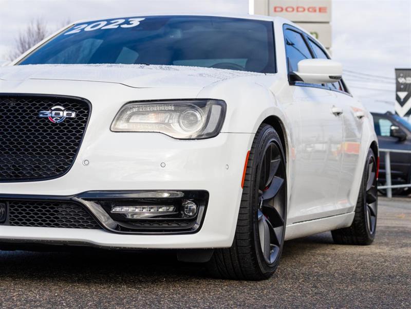 chrysler 300 2023 - 8