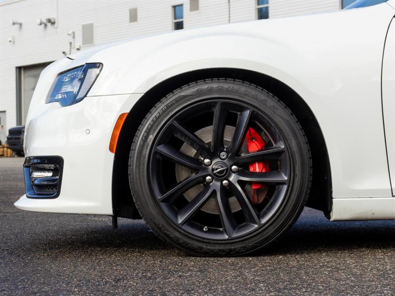 chrysler 300 2023 - 9