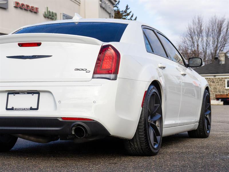 chrysler 300 2023 - 10