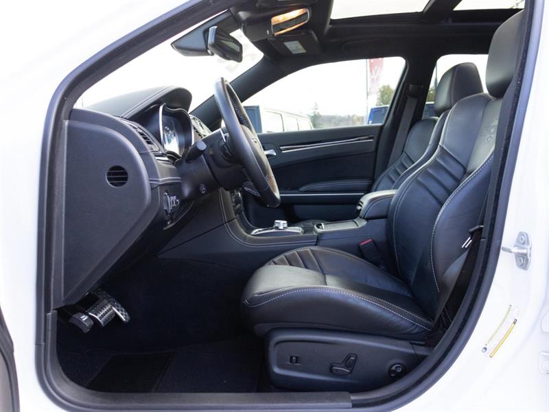 chrysler 300 2023 - 13