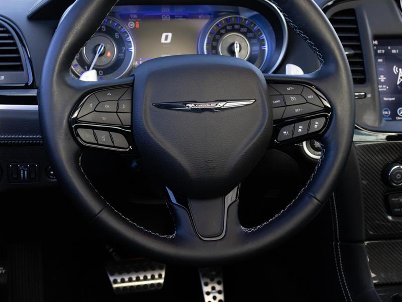 chrysler 300 2023 - 17