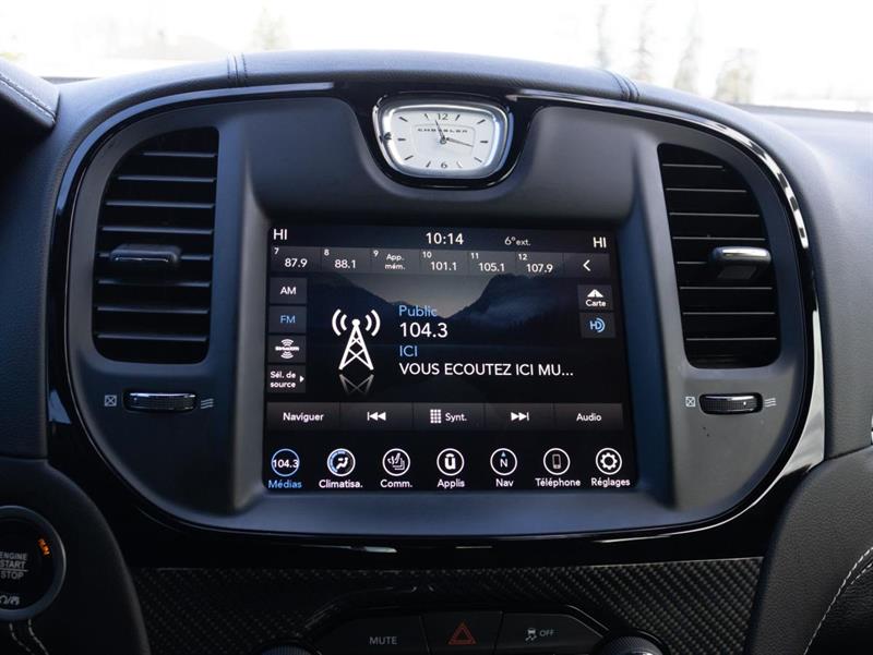 chrysler 300 2023 - 19