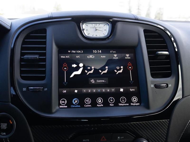 chrysler 300 2023 - 20