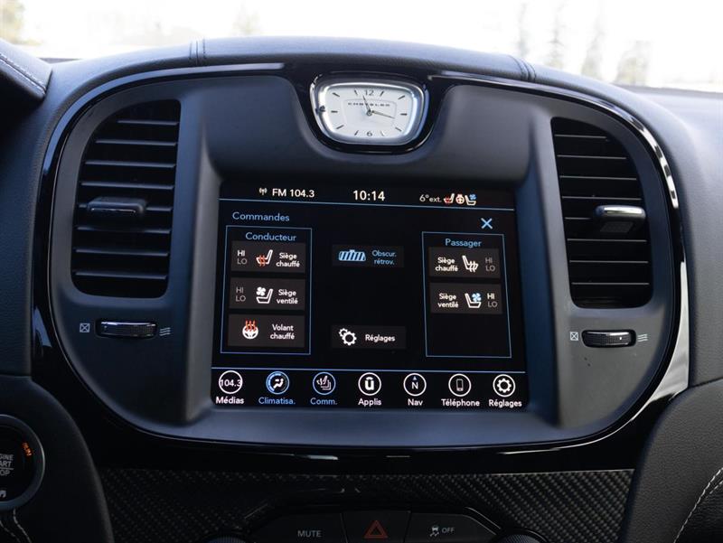 chrysler 300 2023 - 21