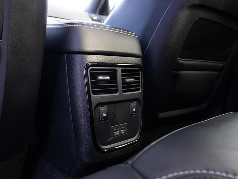 chrysler 300 2023 - 27