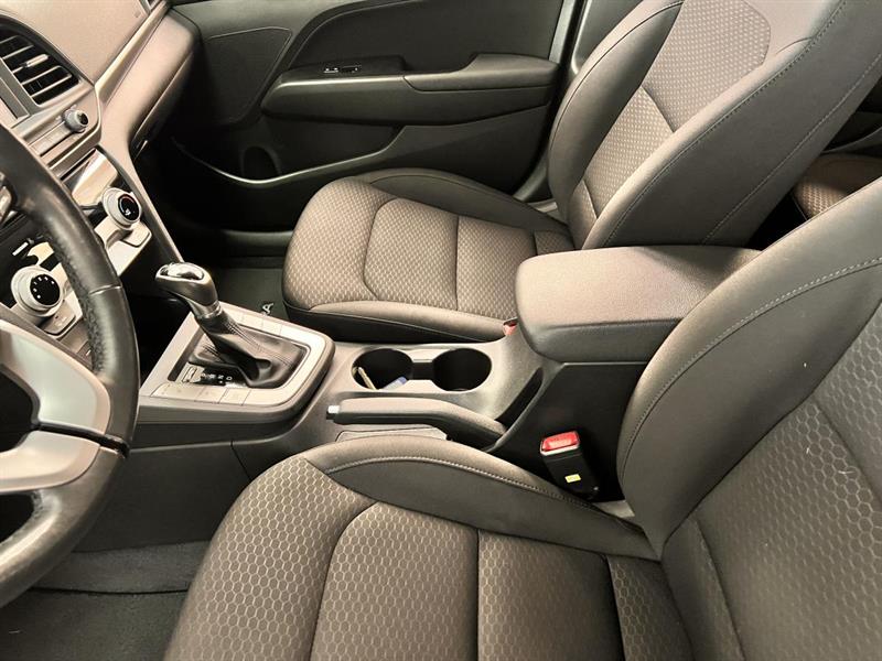 hyundai Elantra 2020 - 17