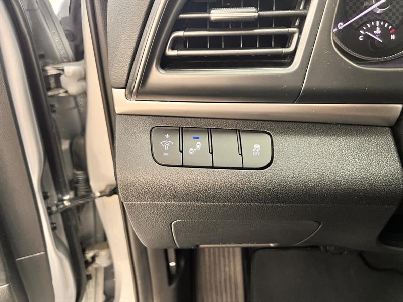 hyundai Elantra 2020 - 26