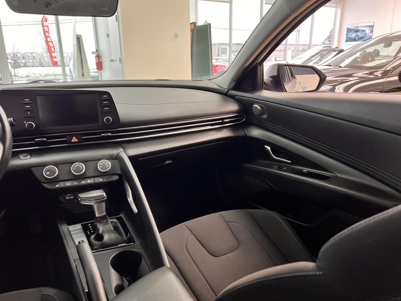 hyundai Elantra 2022 - 12