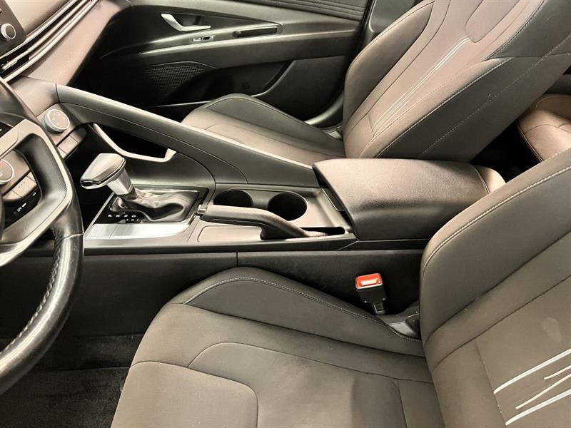 hyundai Elantra 2022 - 17