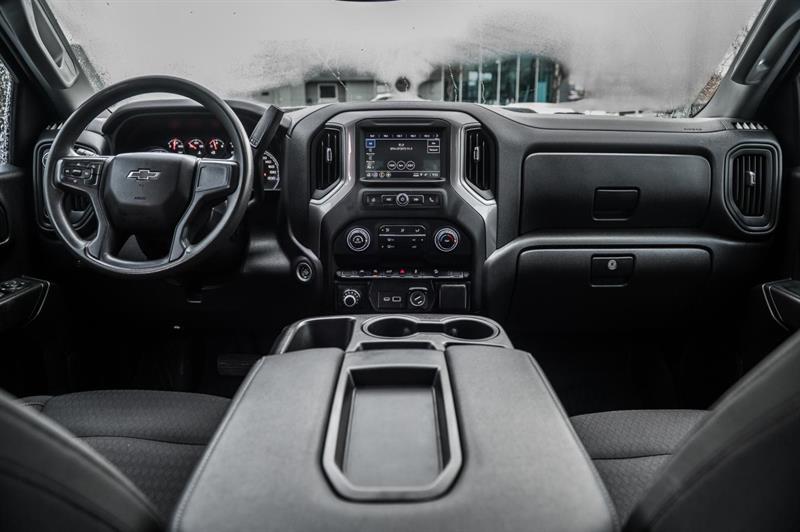 chevrolet Silverado 1500 2022 - 26